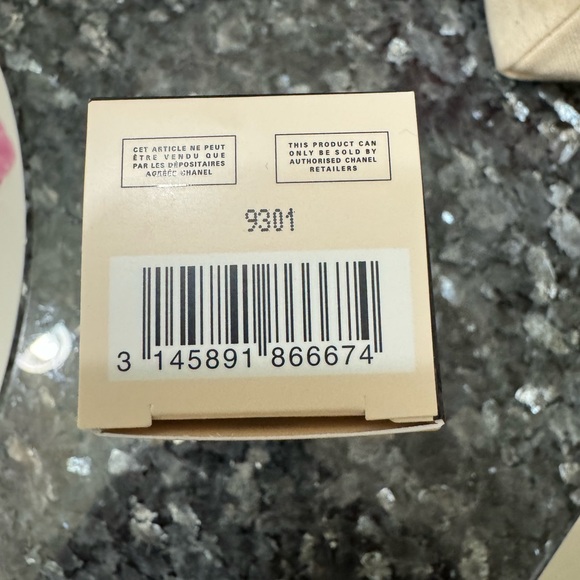 SOLD—chanel Les Beiges Winter Glow Icy Beige - Picture 4 of 4
